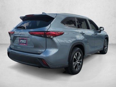 2023 Toyota Highlander XLE FWD (Natl)
