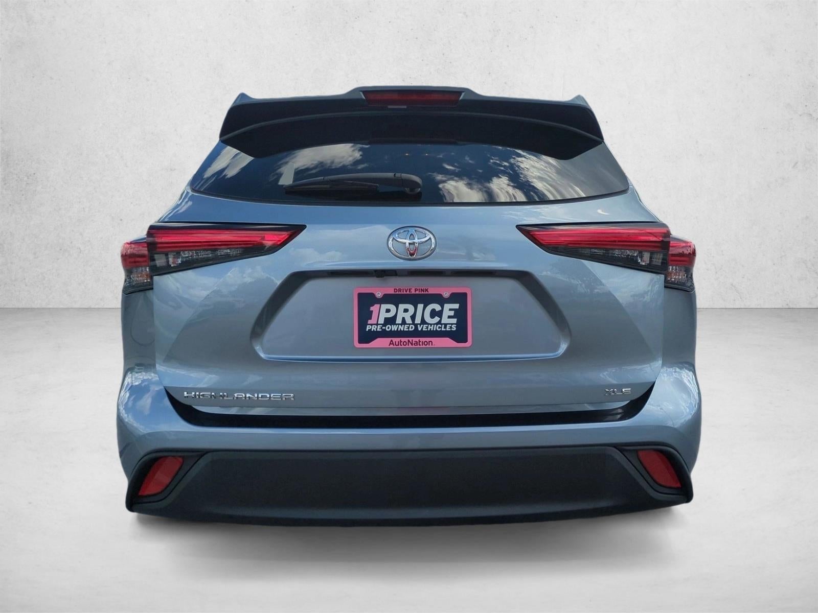 2023 Toyota Highlander XLE FWD (Natl)
