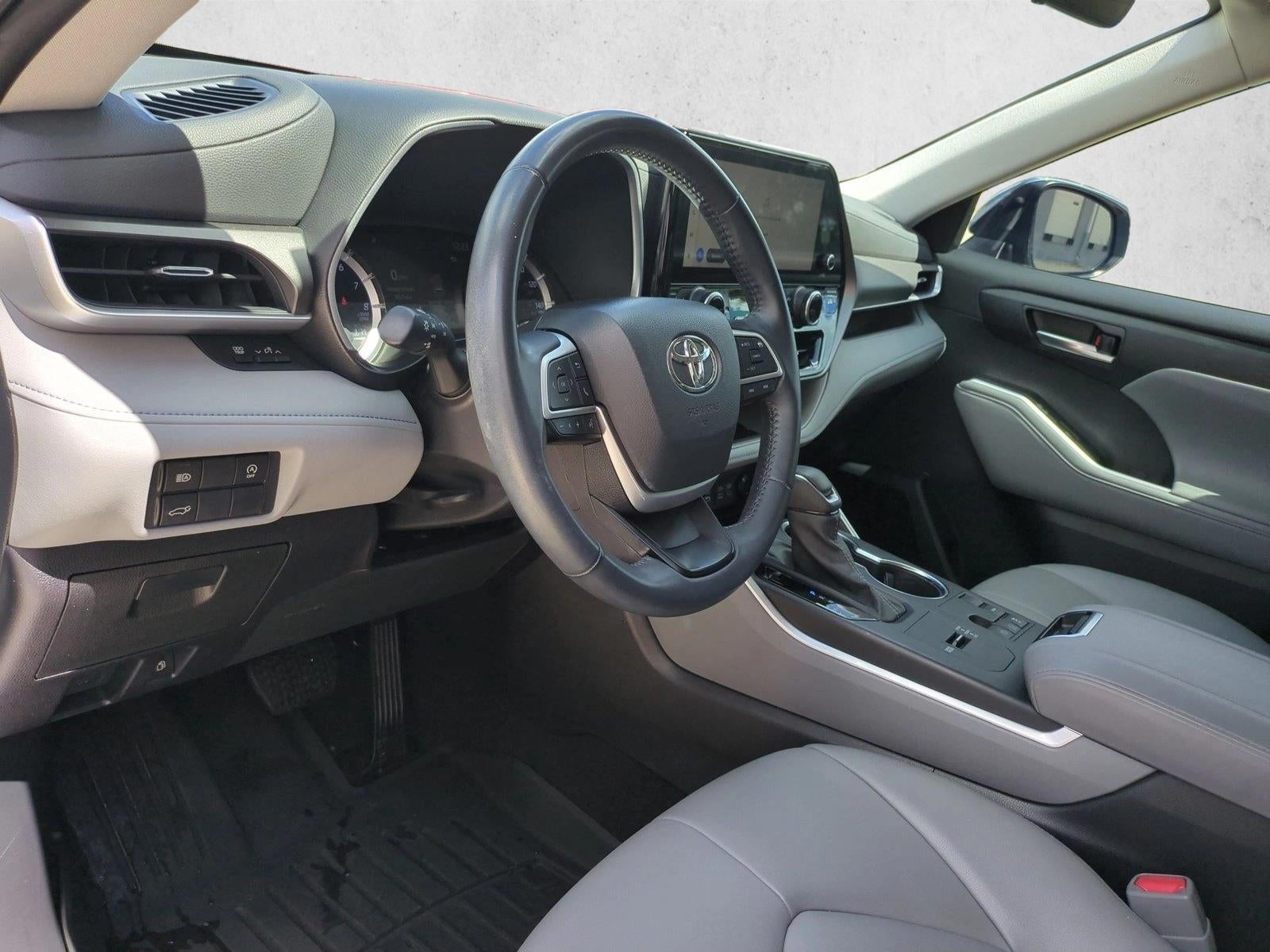 2023 Toyota Highlander XLE FWD (Natl)