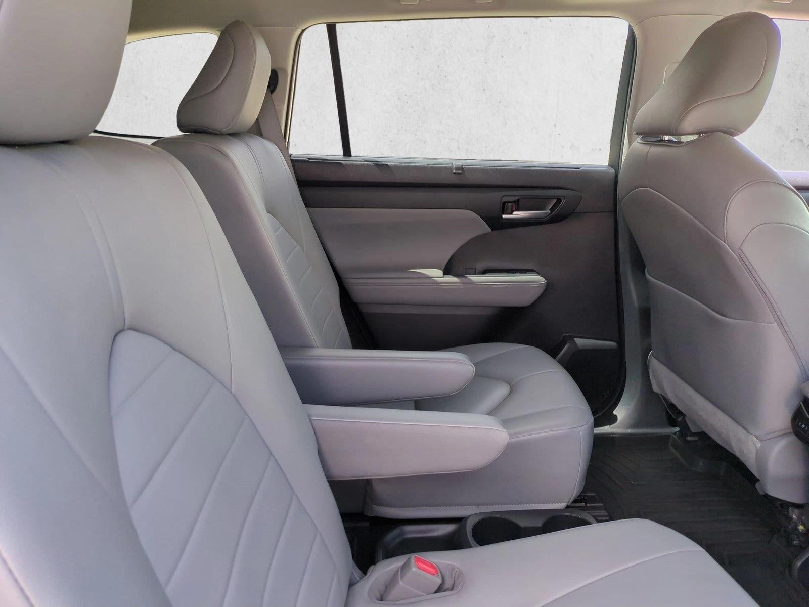 2023 Toyota Highlander XLE FWD (Natl)