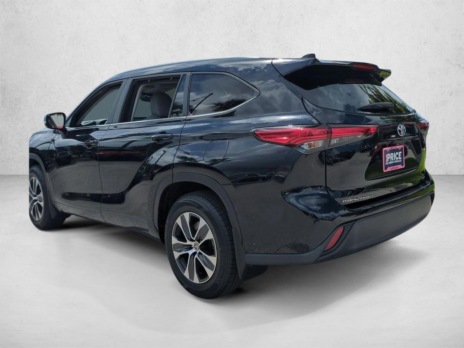 2023 Toyota Highlander XLE FWD (Natl)