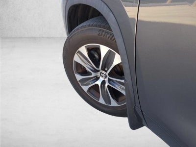 2023 Toyota Highlander XLE FWD (Natl)