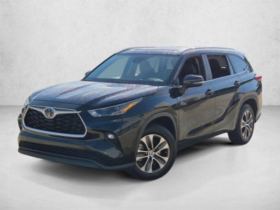 2023 Toyota Highlander XLE FWD (Natl)