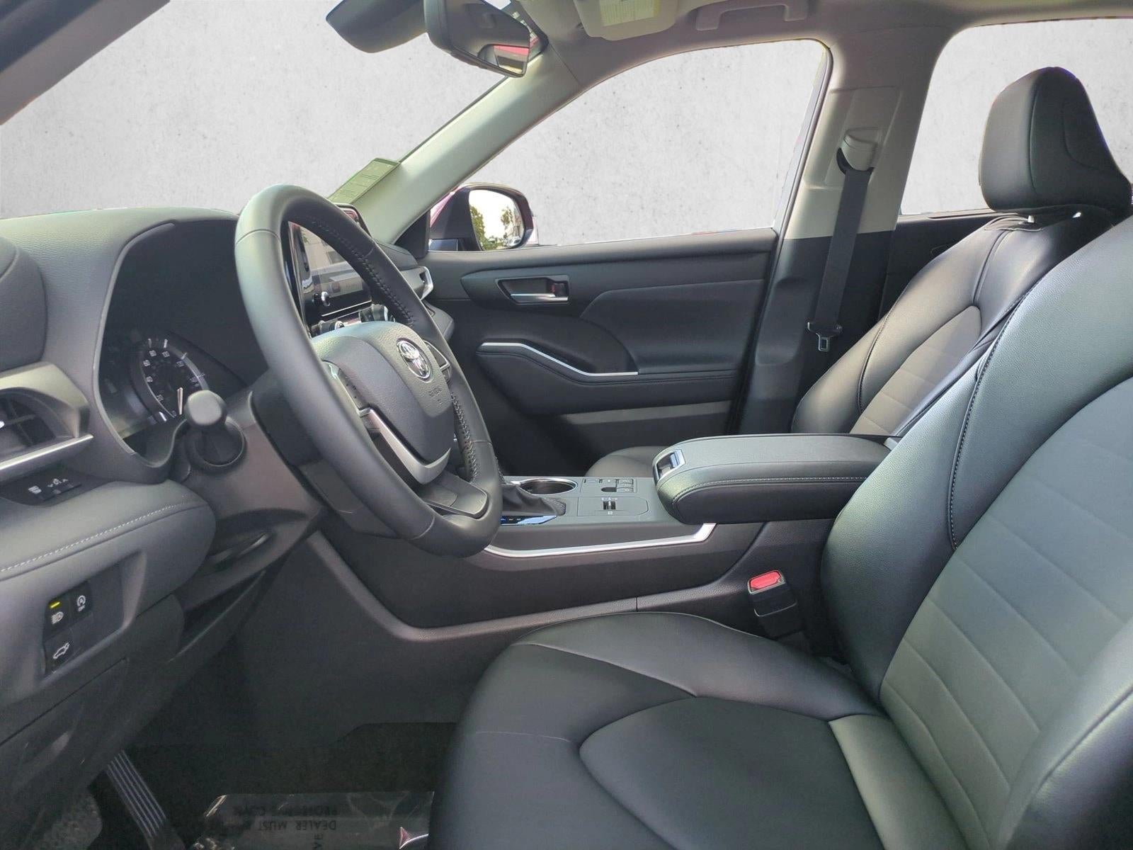 2025 Toyota Highlander XLE FWD (Natl)