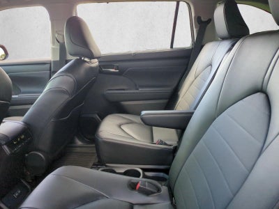 2025 Toyota Highlander XLE FWD (Natl)