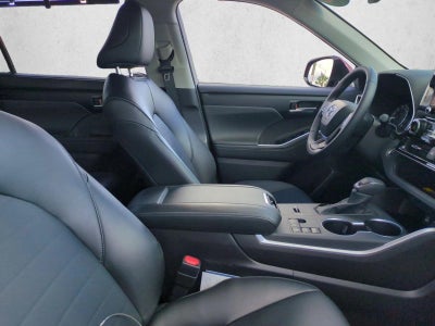 2025 Toyota Highlander XLE FWD (Natl)