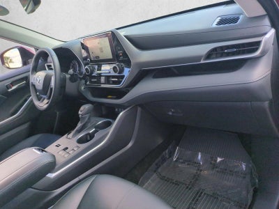 2025 Toyota Highlander XLE FWD (Natl)