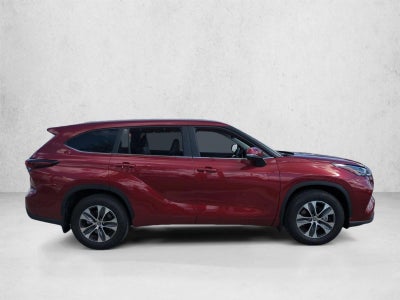 2025 Toyota Highlander XLE FWD (Natl)