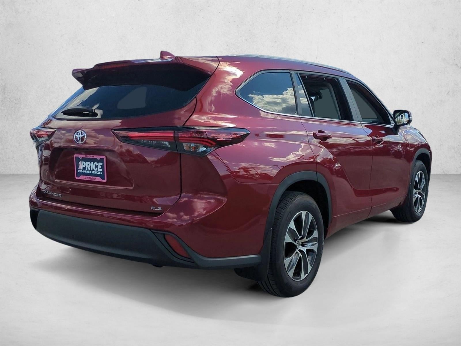 2025 Toyota Highlander XLE FWD (Natl)