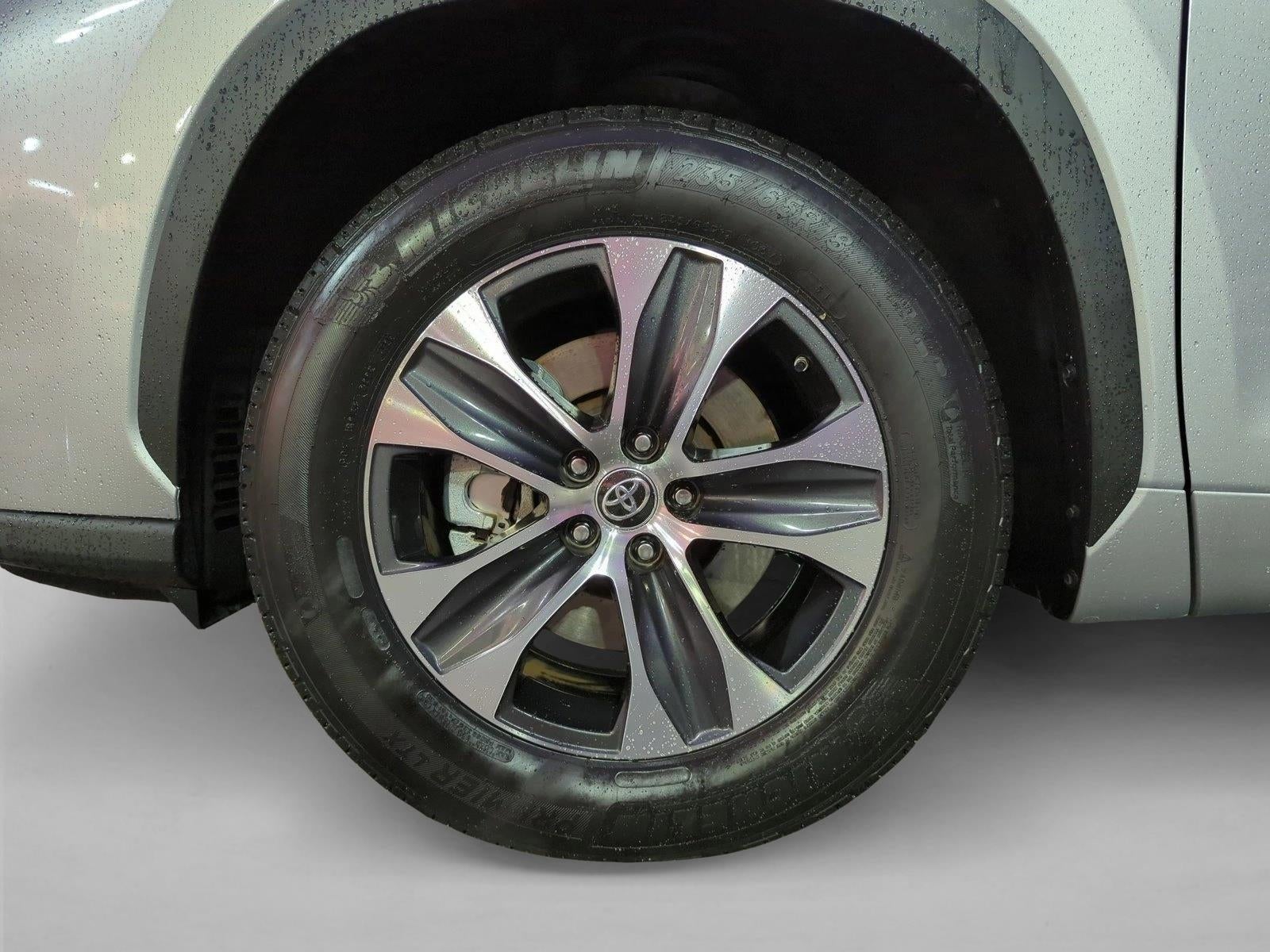 2023 Toyota Highlander XLE FWD (Natl)