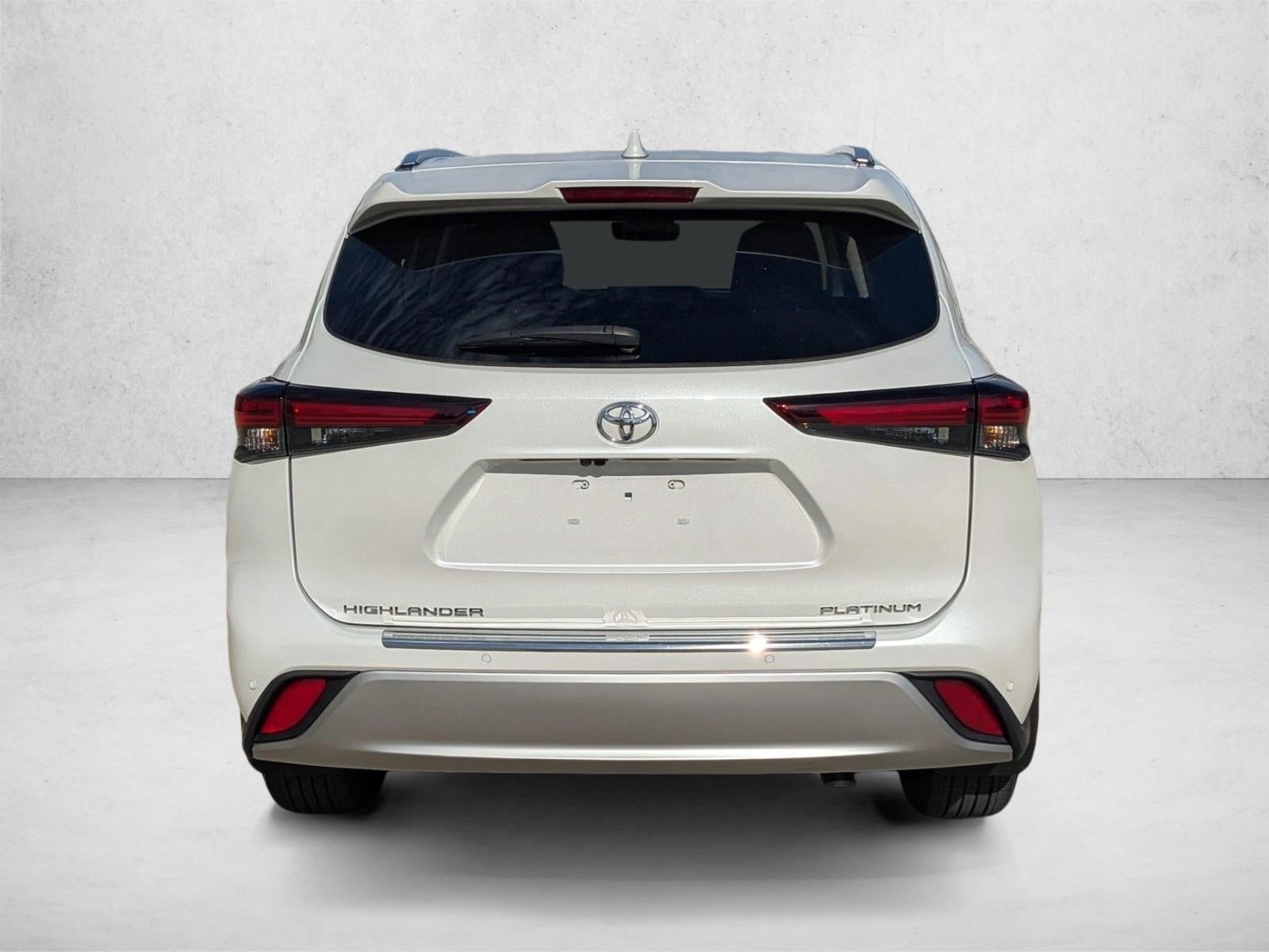 2024 Toyota Highlander Platinum FWD (Natl)