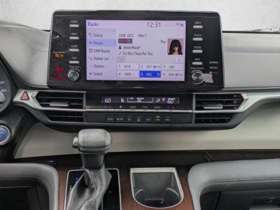 2023 Toyota Sienna LE FWD 8-Passenger (Natl)