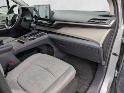 2023 Toyota Sienna LE FWD 8-Passenger (Natl)