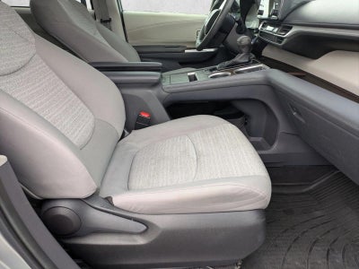 2023 Toyota Sienna LE FWD 8-Passenger (Natl)