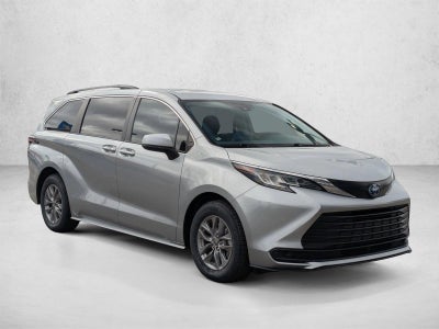 2023 Toyota Sienna LE FWD 8-Passenger (Natl)