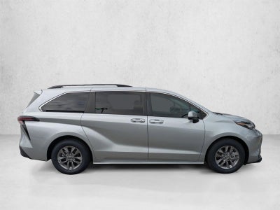 2023 Toyota Sienna LE FWD 8-Passenger (Natl)