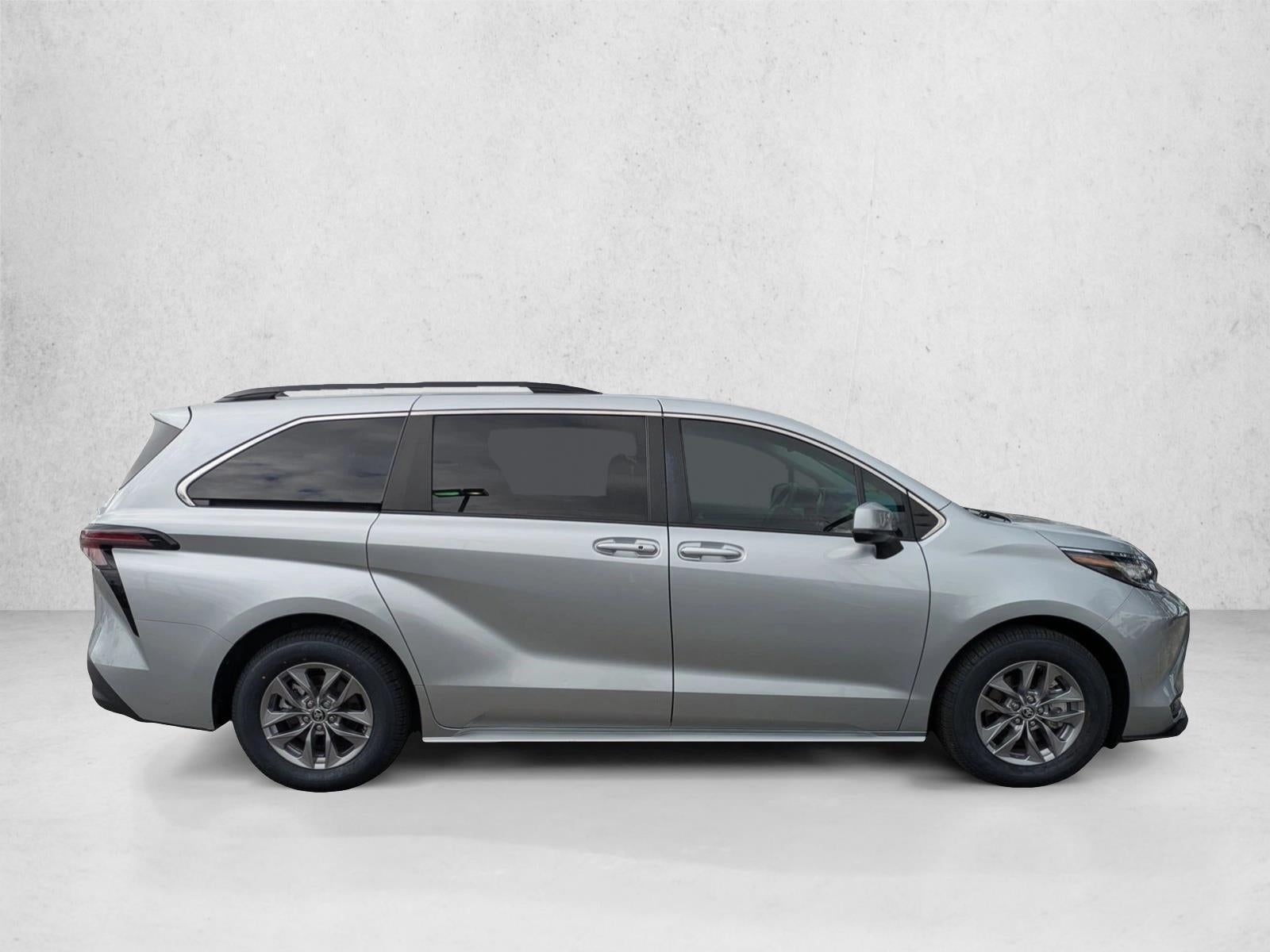 2023 Toyota Sienna LE FWD 8-Passenger (Natl)