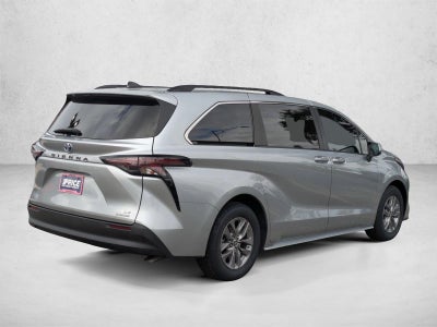 2023 Toyota Sienna LE FWD 8-Passenger (Natl)