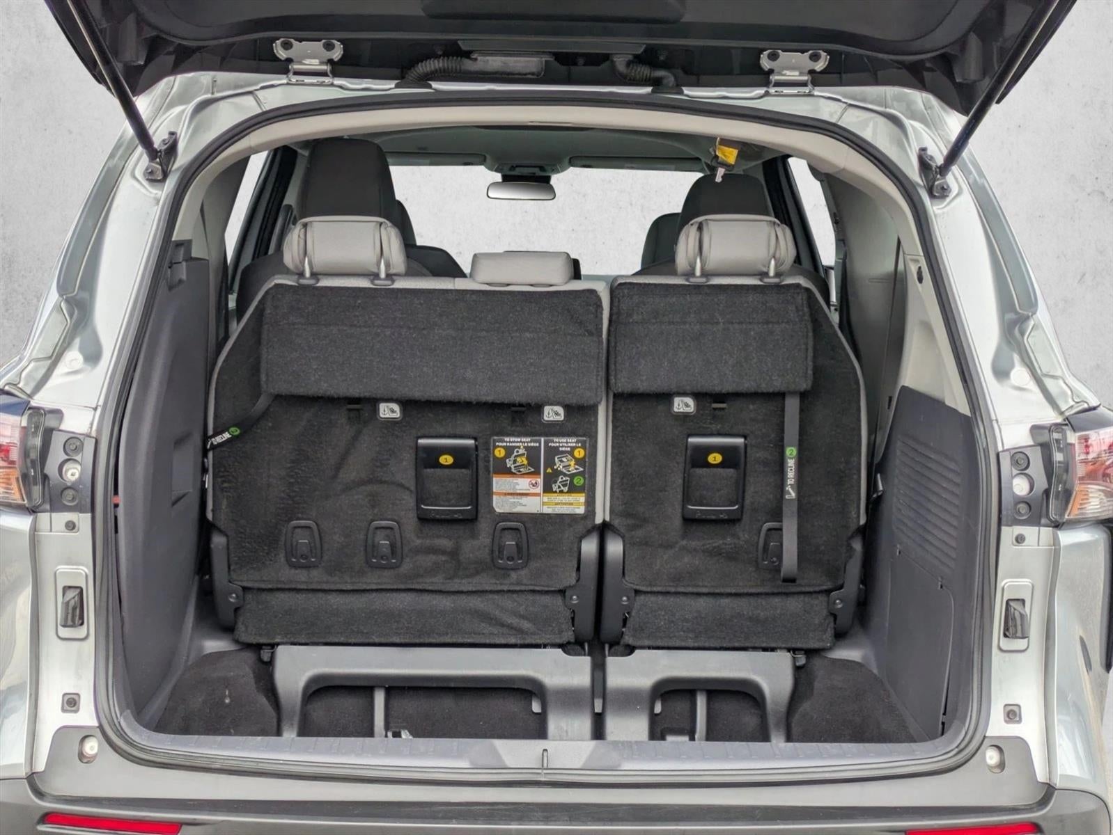 2023 Toyota Sienna LE FWD 8-Passenger (Natl)