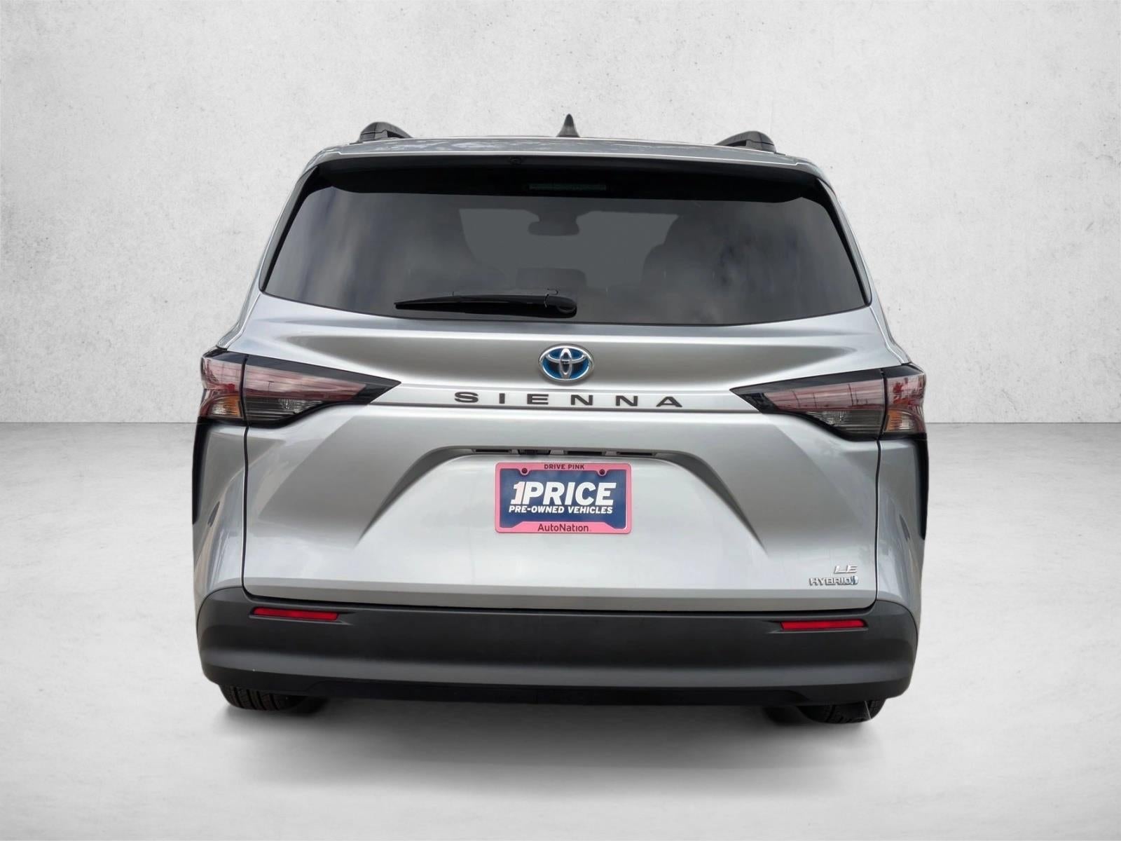 2023 Toyota Sienna LE FWD 8-Passenger (Natl)