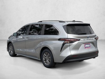 2023 Toyota Sienna LE FWD 8-Passenger (Natl)