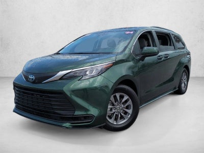 2024 Toyota Sienna LE FWD 8-Passenger (Natl)