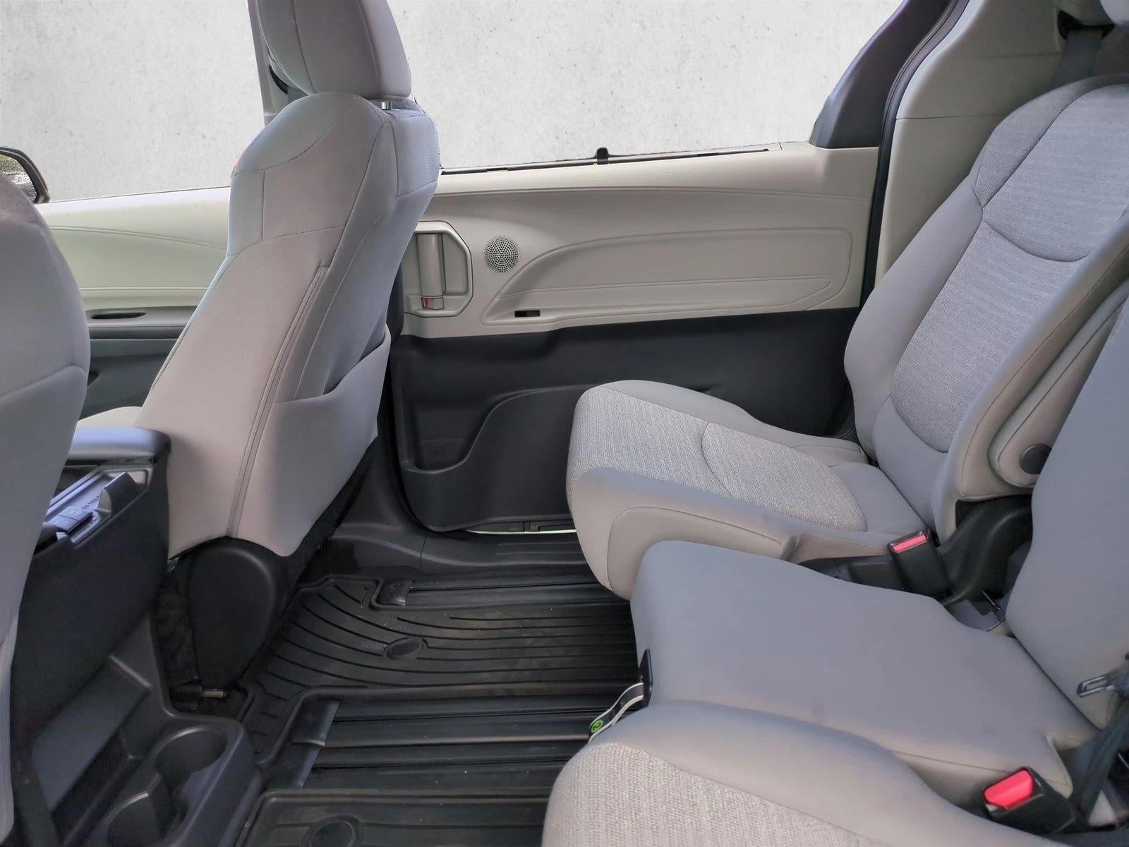 2024 Toyota Sienna LE FWD 8-Passenger (Natl)