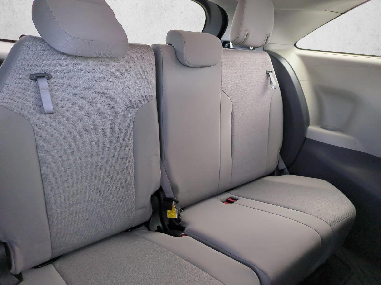 2024 Toyota Sienna LE FWD 8-Passenger (Natl)