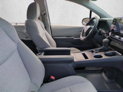 2024 Toyota Sienna LE FWD 8-Passenger (Natl)