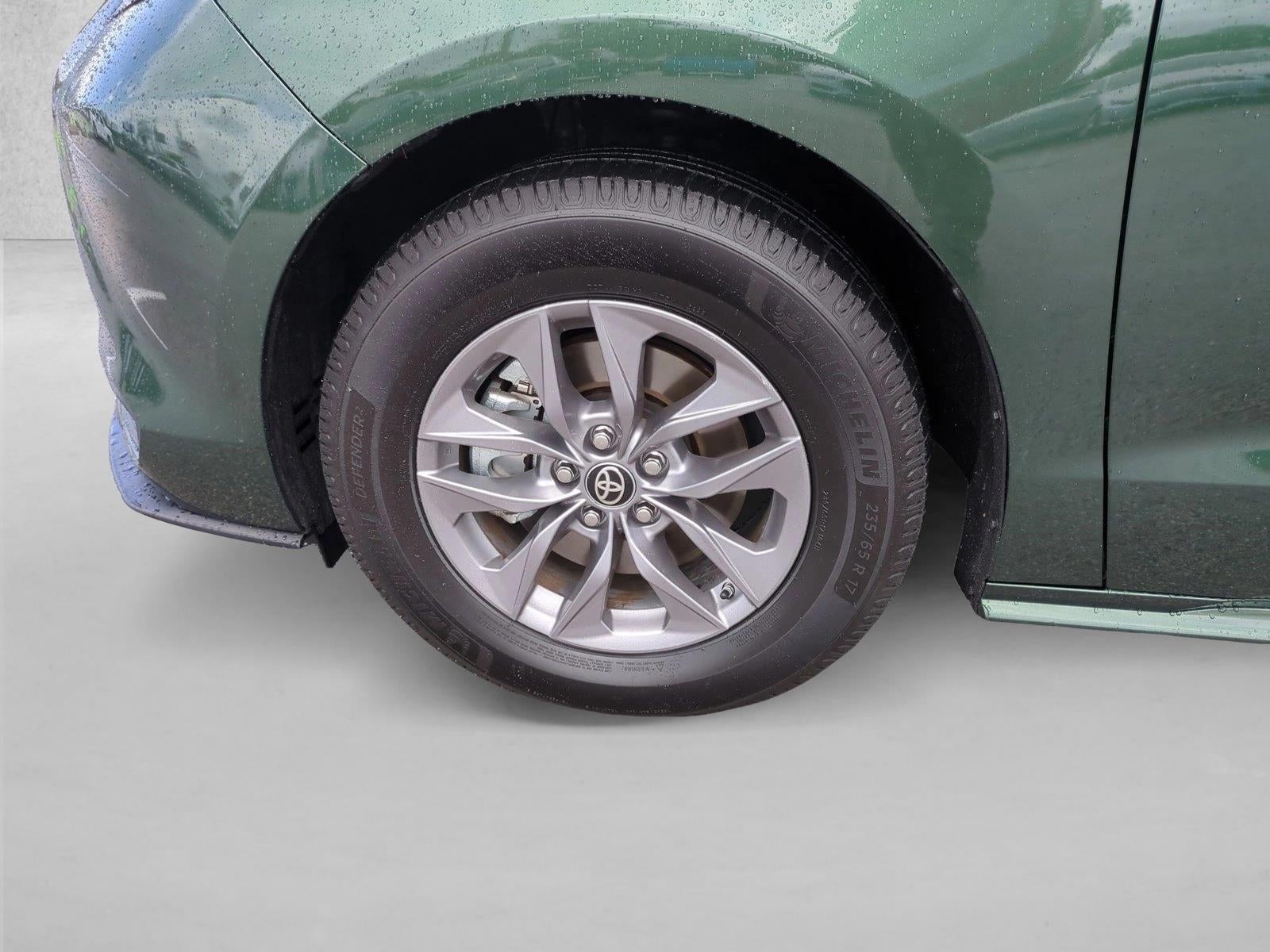 2024 Toyota Sienna LE FWD 8-Passenger (Natl)