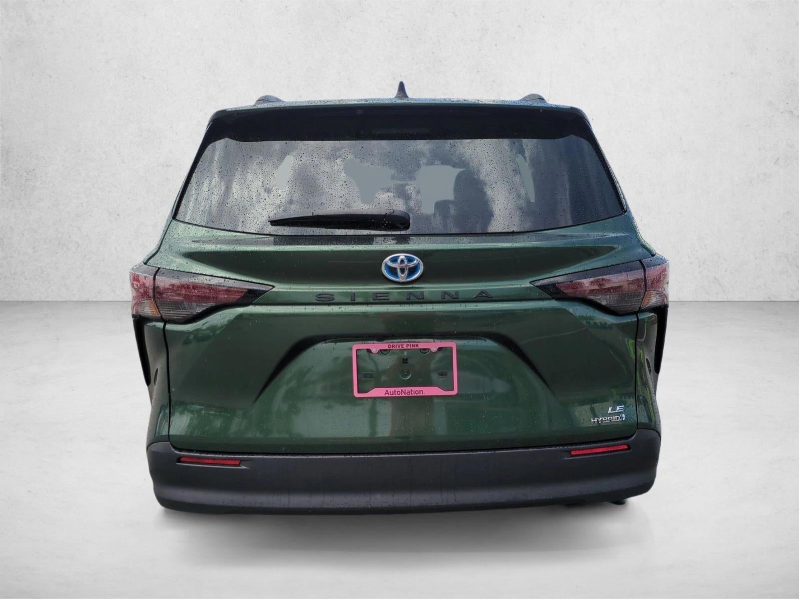 2024 Toyota Sienna LE FWD 8-Passenger (Natl)