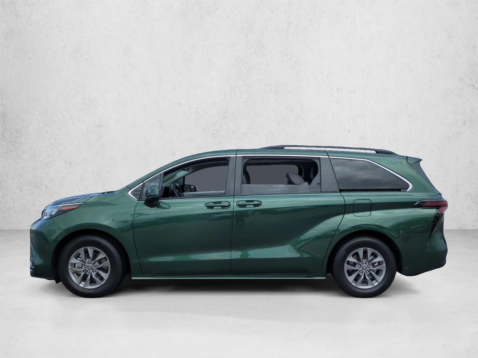 2024 Toyota Sienna LE FWD 8-Passenger (Natl)