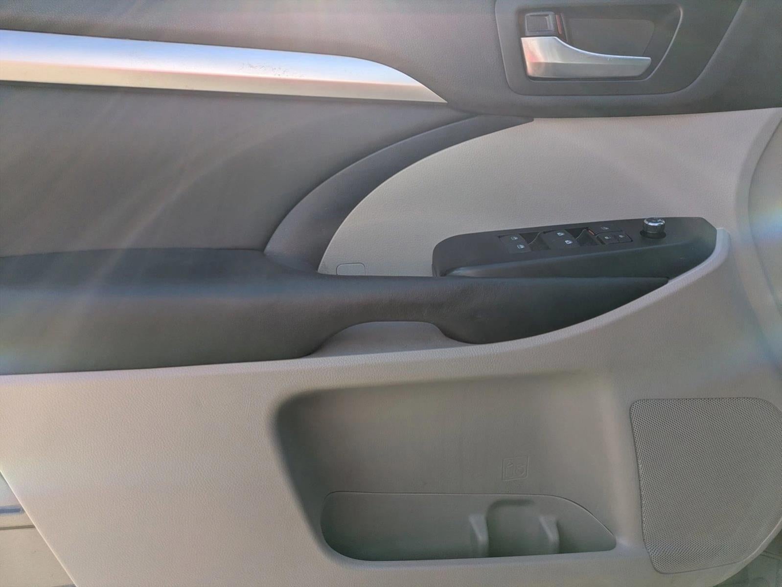 2019 Toyota Highlander XLE V6 FWD (Natl)