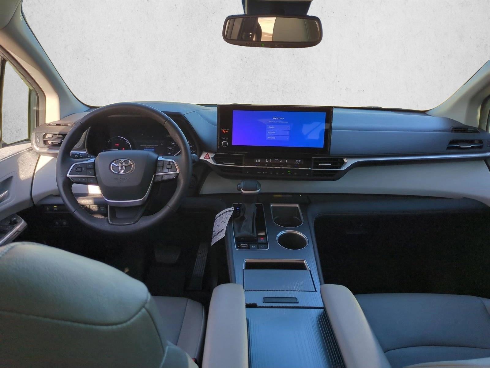 2025 Toyota Sienna XLE FWD 8-Passenger (Natl)