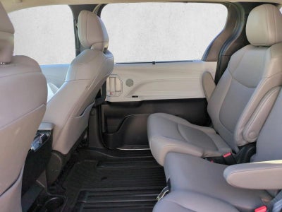 2025 Toyota Sienna XLE FWD 8-Passenger (Natl)