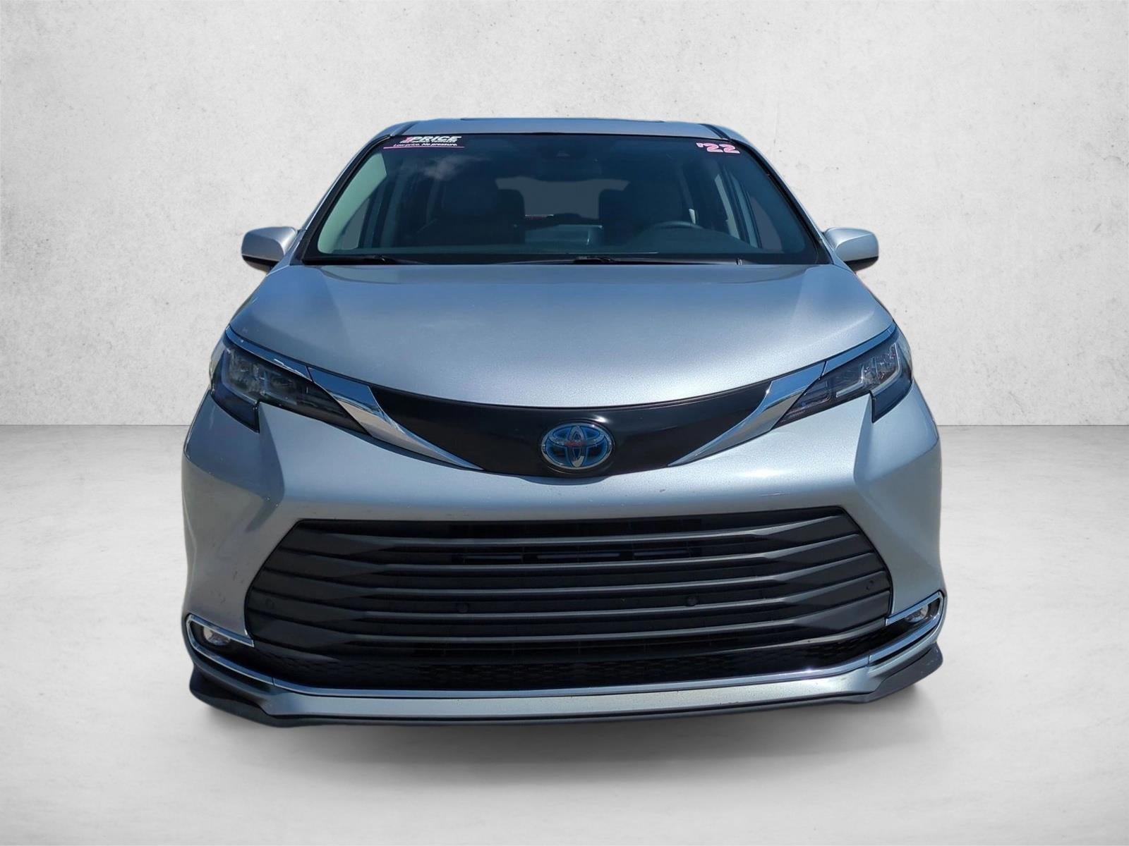 2022 Toyota Sienna XLE FWD 8-Passenger (Natl)