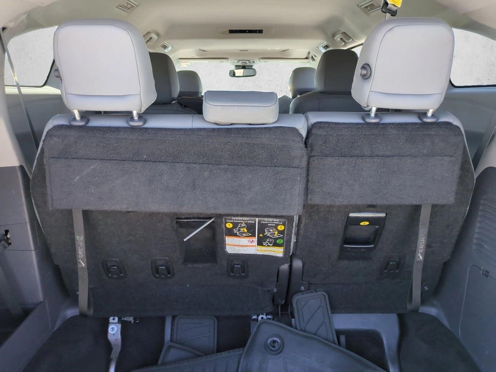 2022 Toyota Sienna XLE FWD 8-Passenger (Natl)