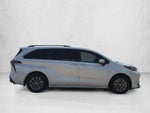 2024 Toyota Sienna XLE FWD 8-Passenger (Natl)