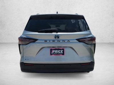 2025 Toyota Sienna XLE FWD 8-Passenger (Natl)