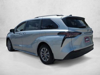 2025 Toyota Sienna XLE FWD 8-Passenger (Natl)