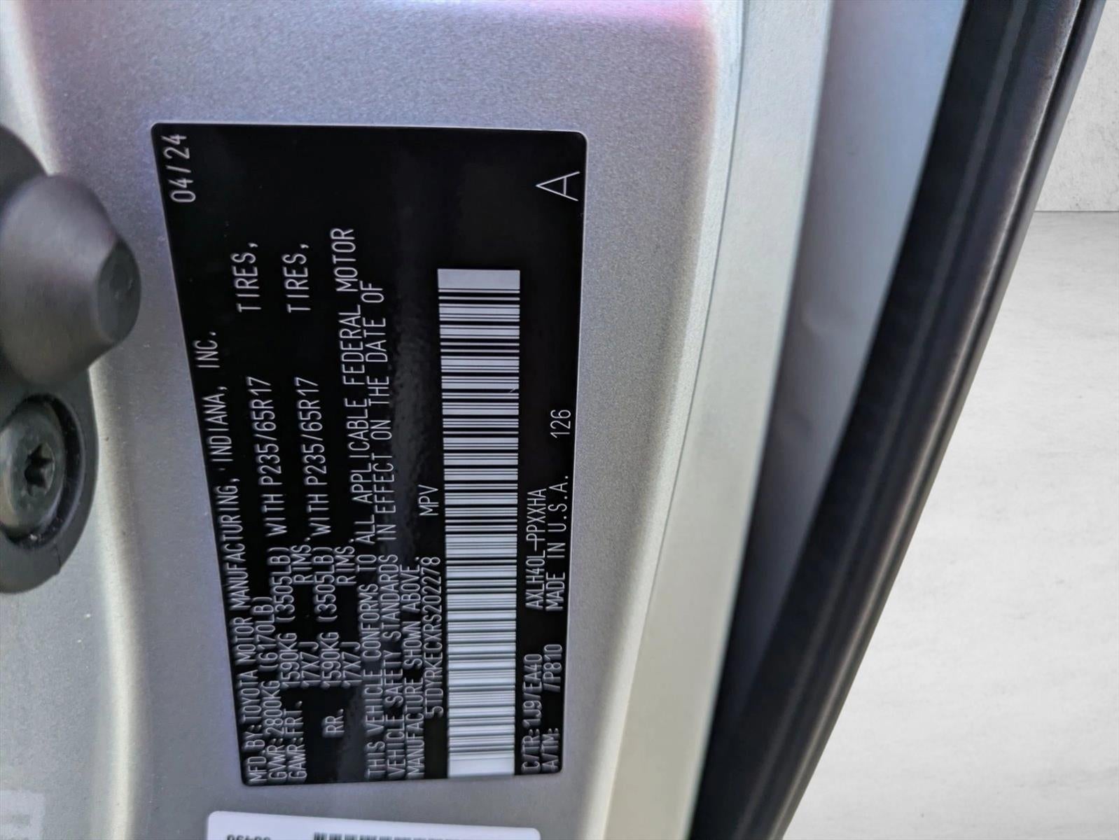 2024 Toyota Sienna XLE FWD 8-Passenger (Natl)