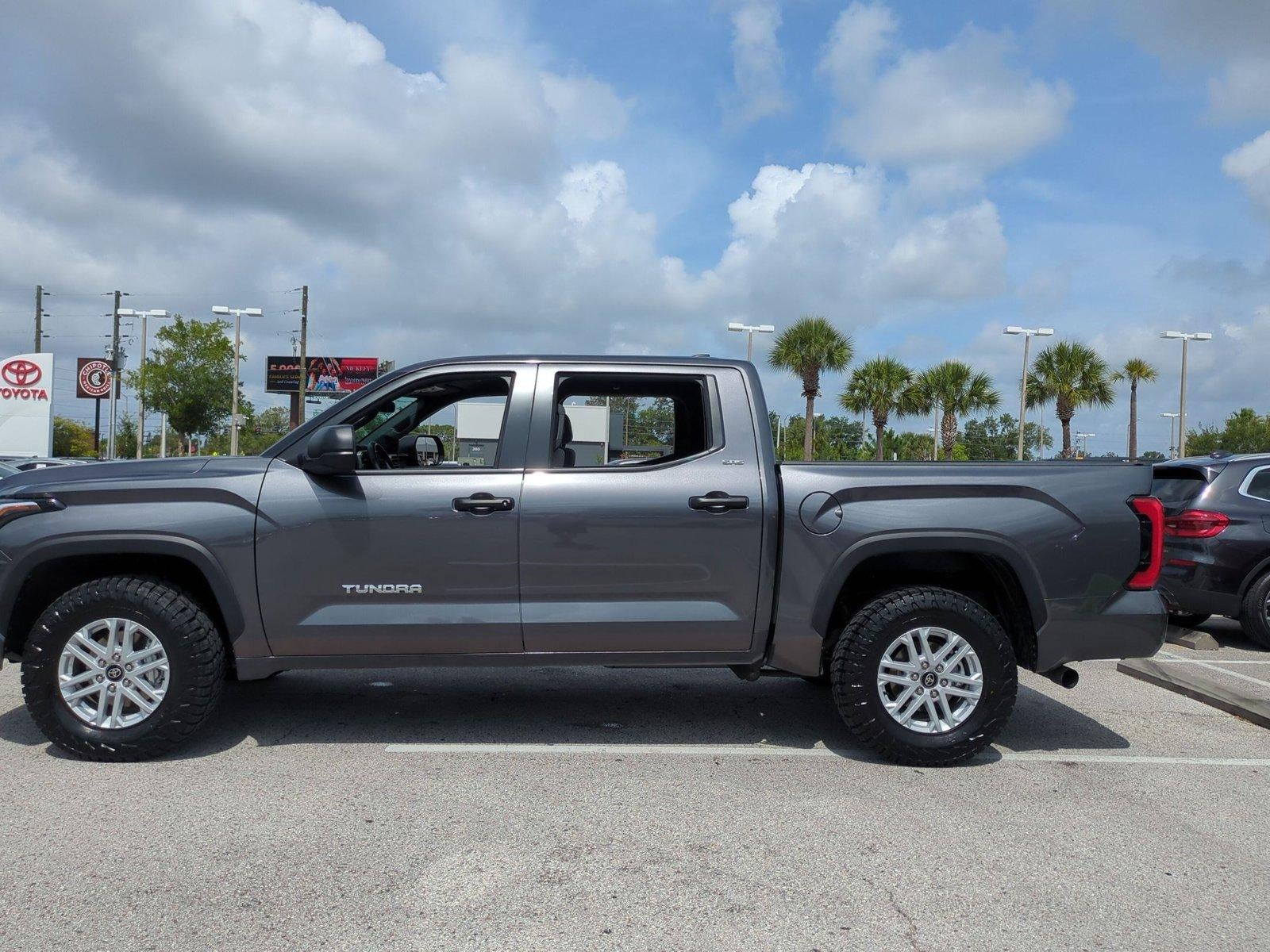 2025 Toyota Tundra 4WD 4WD SR5 CrewMax 5.5' Bed (SE)
