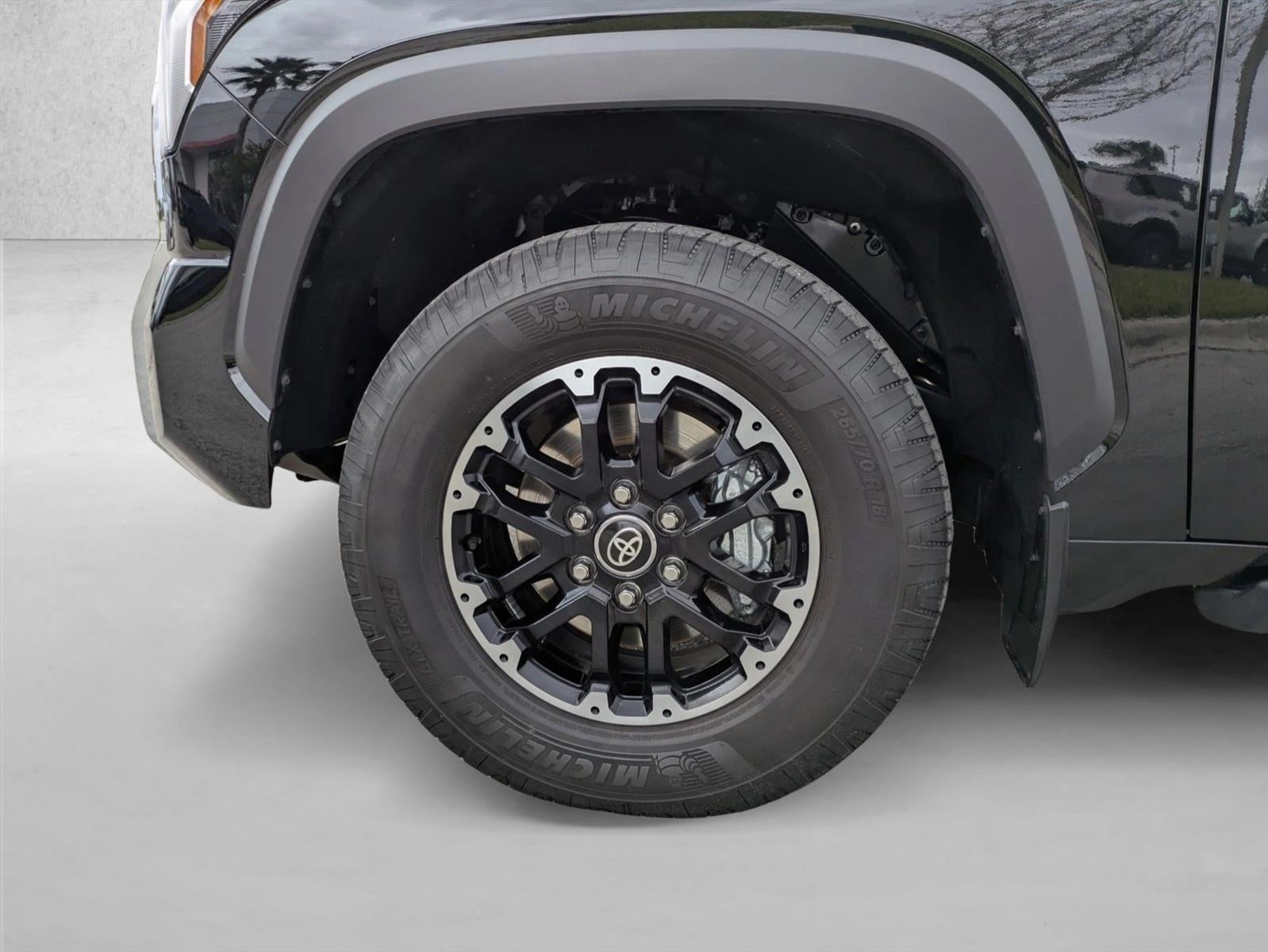 2025 Toyota Tundra 4WD 4WD SR5 CrewMax 5.5' Bed (SE)