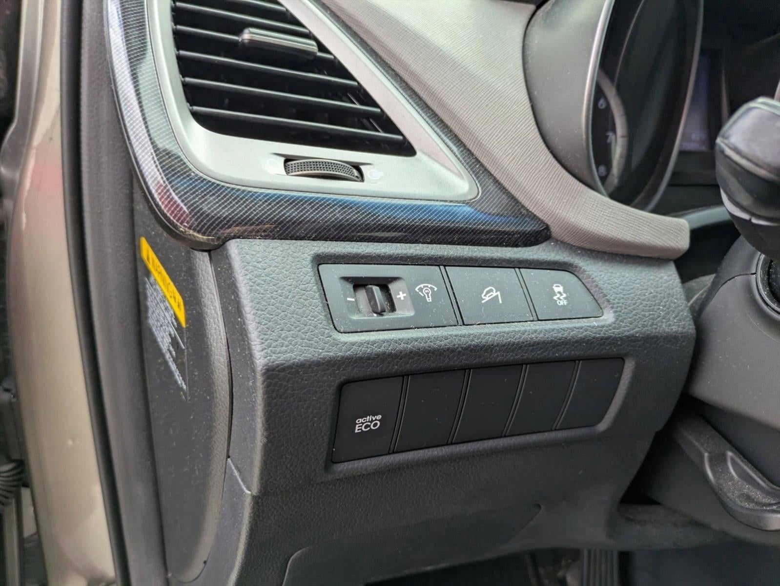 2013 Hyundai SANTA FE FWD 4dr Sport