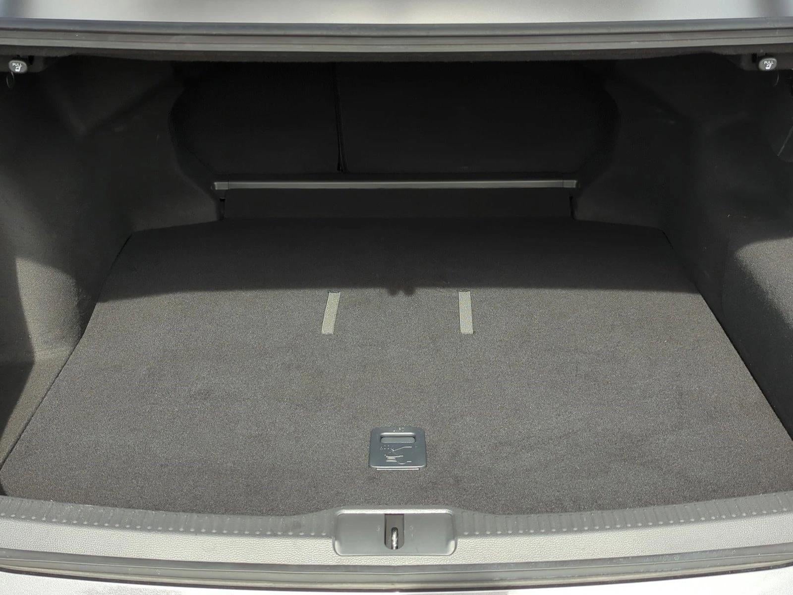 2023 Toyota Crown Limited AWD (Natl)