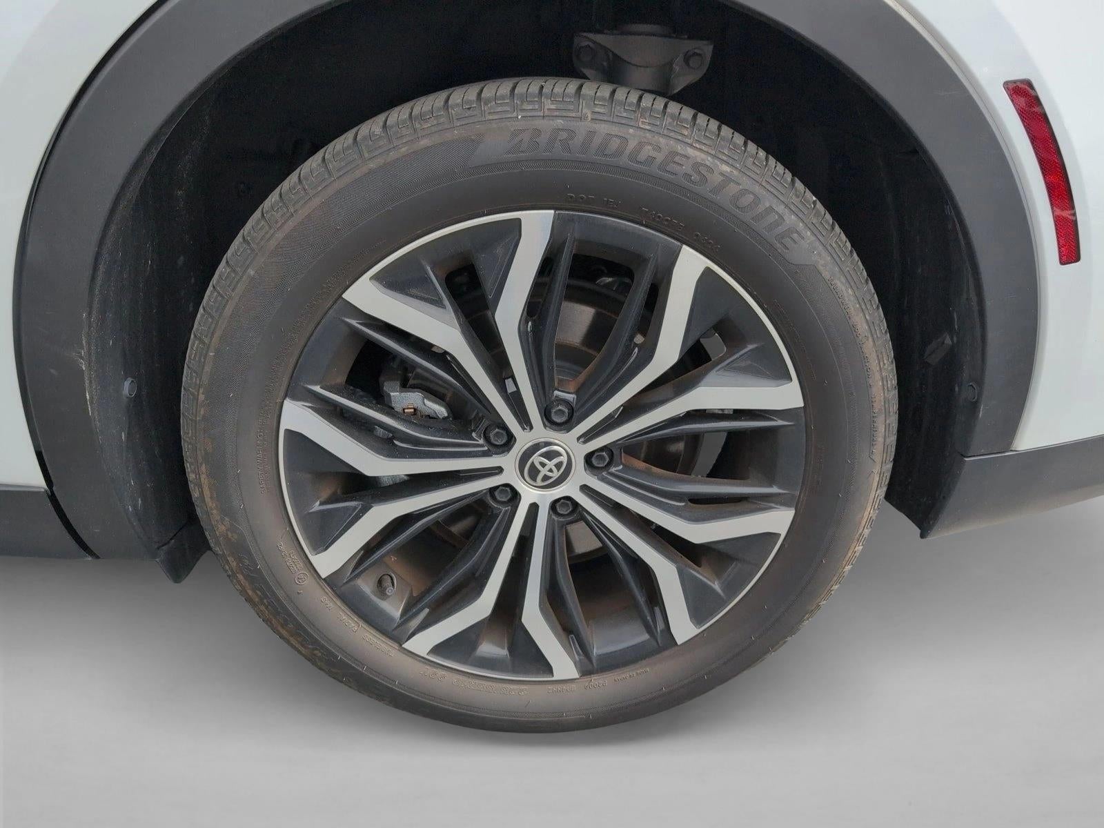 2024 Toyota Crown XLE AWD (Natl)