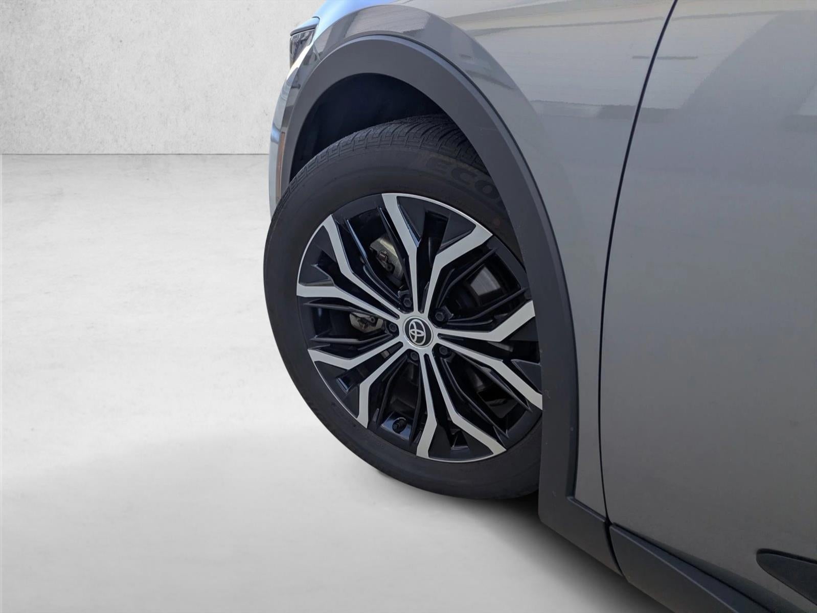 2023 Toyota Crown Limited AWD (Natl)