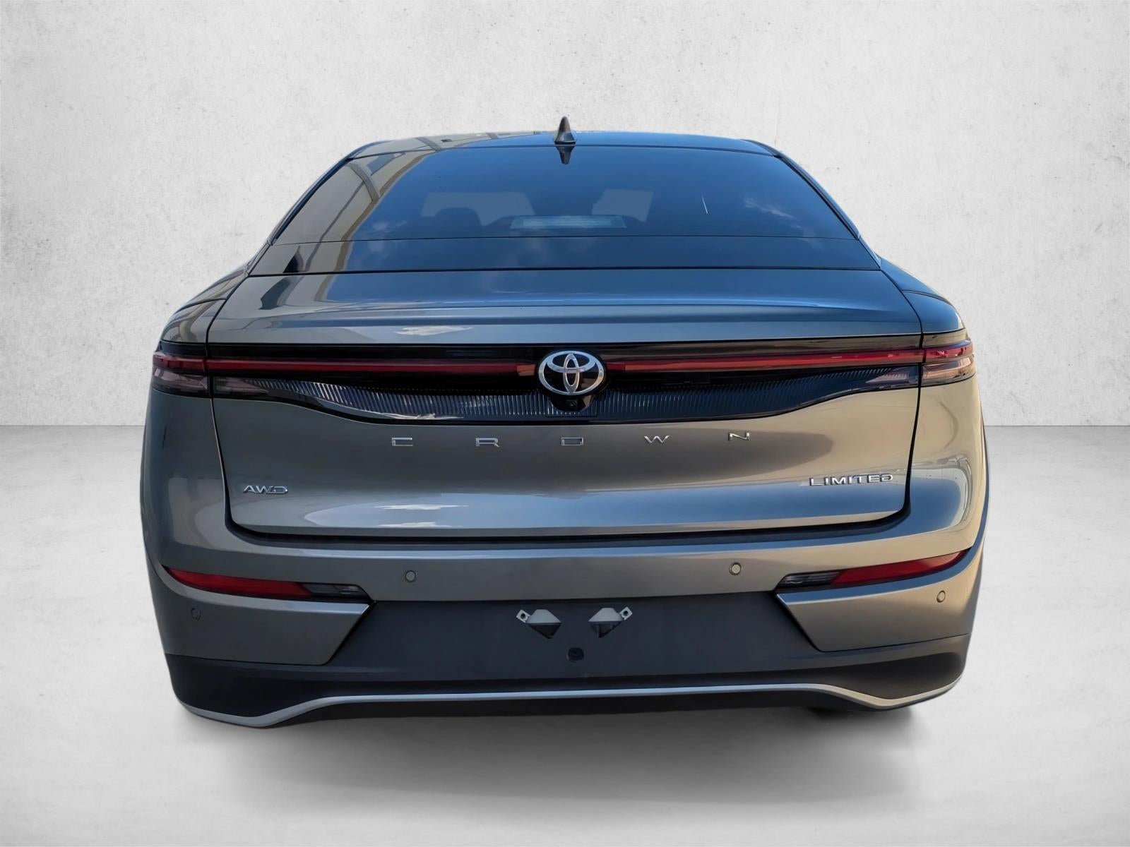 2023 Toyota Crown Limited AWD (Natl)