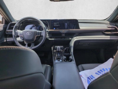2025 Toyota Crown XLE AWD (Natl)
