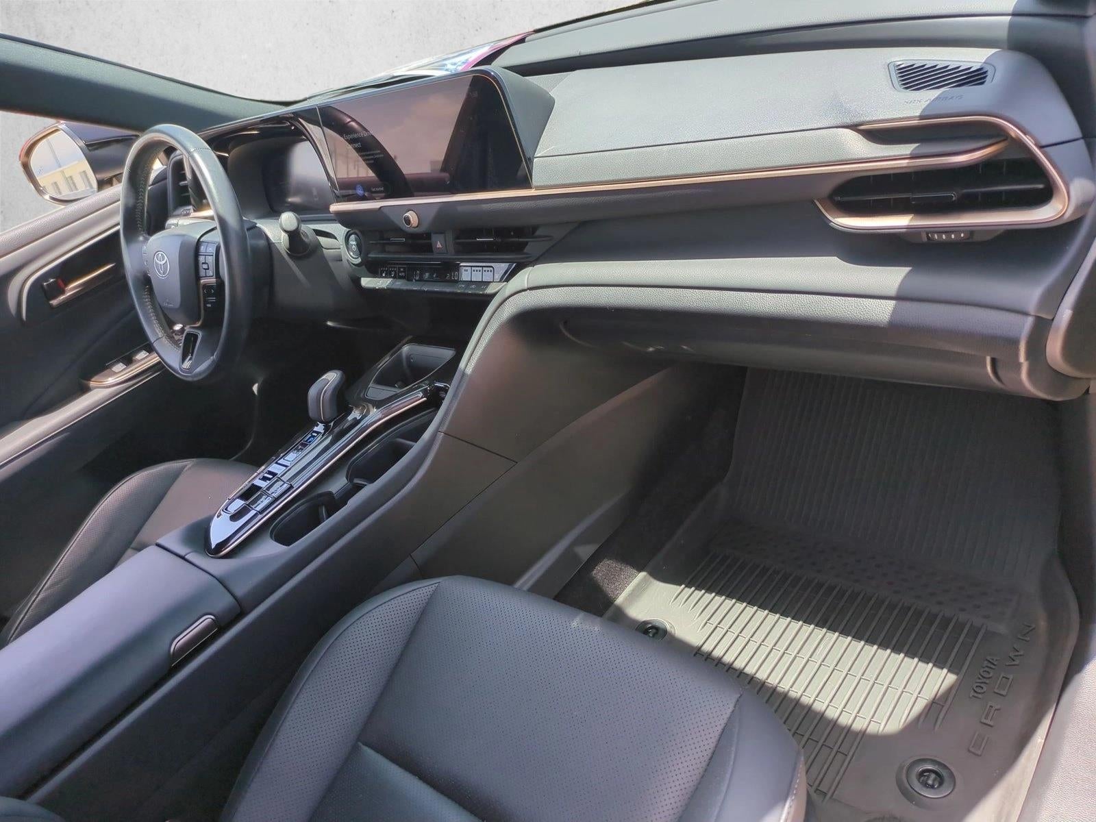 2025 Toyota Crown XLE AWD (Natl)